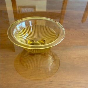 Vintage Golden Glow Federal Glass Mixing Bowl. 7 inches. Mint condition.